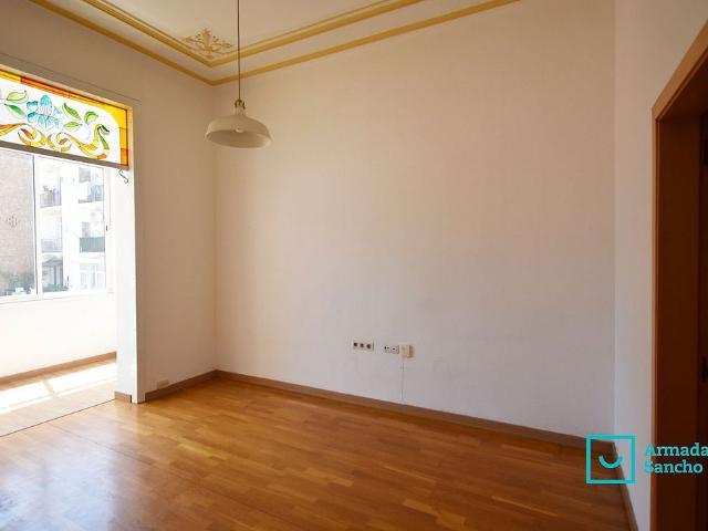 Piso en venta en calle Corts Catalanes, Barcelona, de 70 m² 2 habitaciones por 420.000