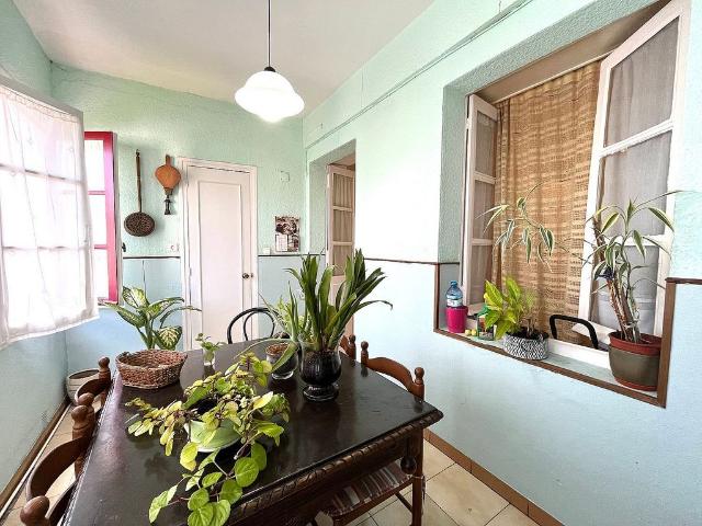 Piso en venta en calle Du Commerce, Hendaya, de 70 m² 3 habitaciones por 230.000