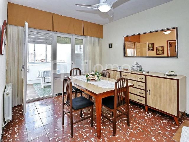 Piso en venta en calle D'urgell, Sabadell, de 93 m² 4 habitaciones por 139.900