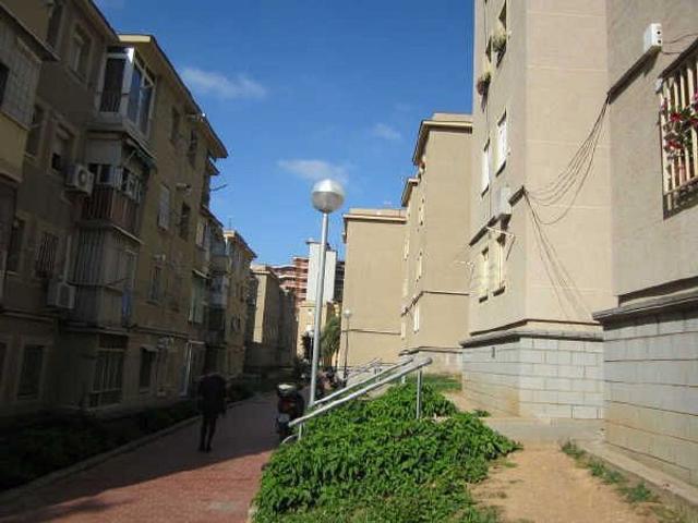 Piso en venta en calle D'almansa, Barcelona, de 34 m² 1 habitación por 107.500