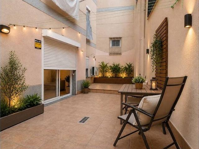 Piso en venta en calle D'albéniz, Sabadell, de 66 m² 2 habitaciones por 199.000