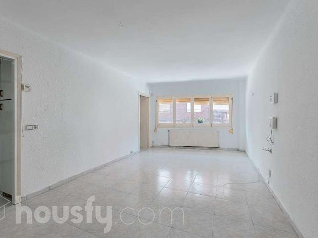 Piso en venta en calle D'alexandre de Torrelles, Barcelona, de 79 m² 3 habitaciones por 350.000