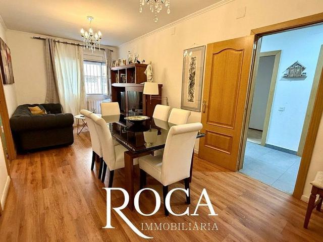 Piso en venta en calle D'amílcar, Barcelona, de 64 m² 3 habitaciones por 259.000