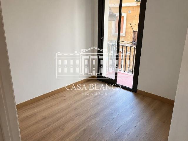 Piso en venta en calle D'andrea Dòria, Barcelona, de 35 m² 1 habitación por 275.000
