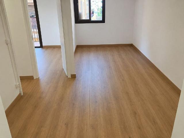 Piso en venta en calle D'andrea Dòria, Barcelona, de 40 m² 1 habitación por 260.000