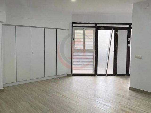 Piso en venta en calle D'àngel Guimerà, Badalona, de 40 m² 2 habitaciones por 85.000