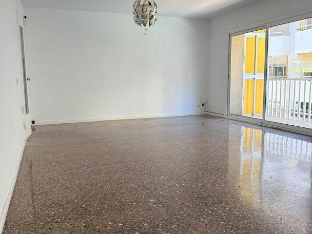 Piso en venta en calle D'àngel Guimerà, Calafell, de 140 m² 4 habitaciones por 299.000