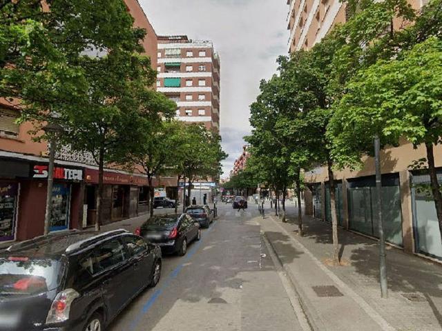 Piso en venta en calle D'àngel Guimerà, Salt, de 74 m² 3 habitaciones por 69.000