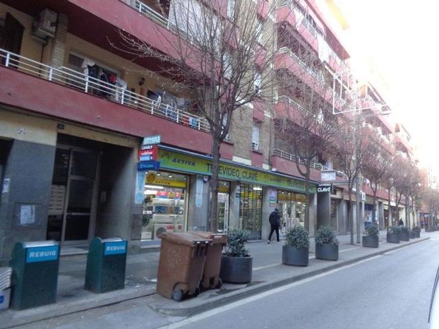 Piso en venta en calle D'àngel Guimerà, Salt, de 85 m² 3 habitaciones por 69.000
