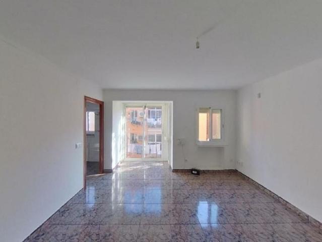 Piso en venta en calle D'anselm Clavé, Mollet del Vallès, de 118 m² 4 habitaciones por 248.000
