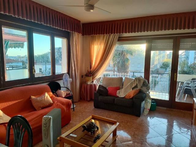 Piso en venta en calle D'antoni Almazor, Calafell, de 80 m² 2 habitaciones por 220.000