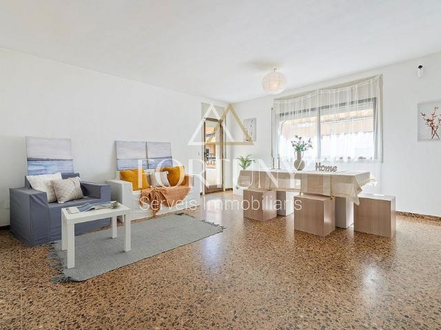 Piso en venta en calle D'antoni Gaudí, Cambrils, de 105 m² 4 habitaciones por 189.900