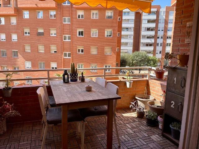 Piso en venta en calle D'antoni Gaudí, Sant Joan Despí, de 90 m² 4 habitaciones por 429.000