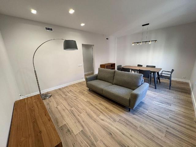 Piso en venta en calle D'aragó, Barcelona, de 117 m² 2 habitaciones por 769.000