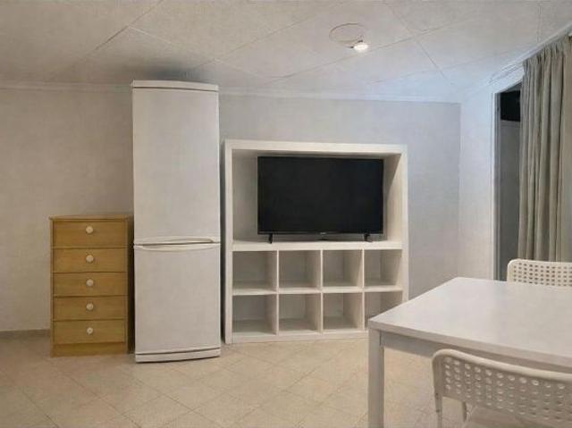 Piso en venta en calle D'aragó, Barcelona, de 32 m² 1 habitación por 165.000