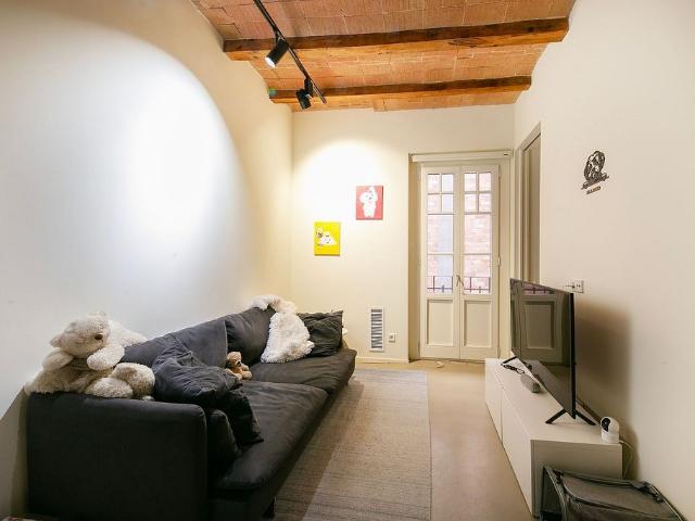 Piso en venta en calle D'aragó, Barcelona, de 43 m² 1 habitación por 289.000
