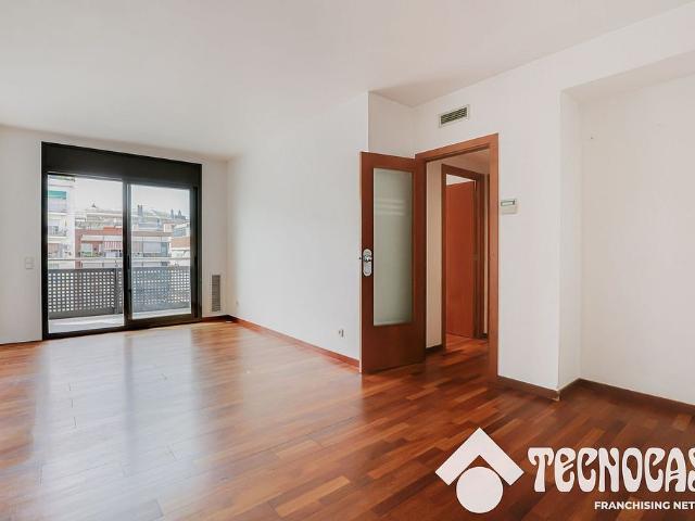 Piso en venta en calle D'aragó, Barcelona, de 64 m² 2 habitaciones por 460.000