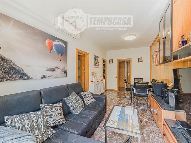 Piso en venta en calle D'aragó, Barcelona, de 70 m² 4 habitaciones por 349.000
