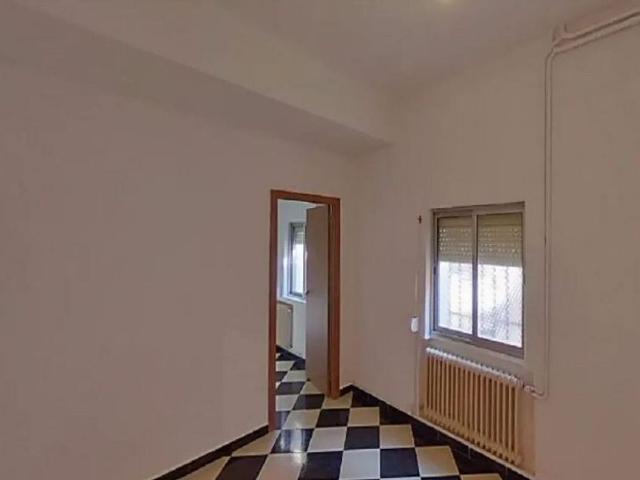 Piso en venta en calle D'arenys, Barcelona, de 55 m² 2 habitaciones por 219.000