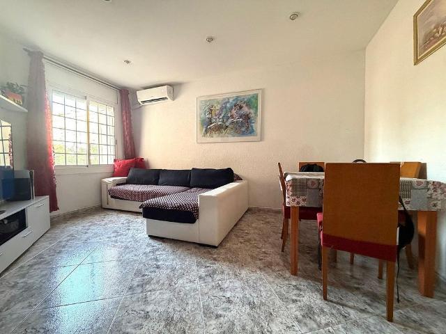 Piso en venta en calle D'ausiàs Marc, Badalona, de 57 m² 3 habitaciones por 105.000