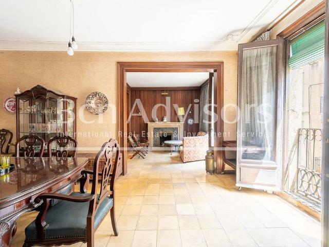 Piso en venta en calle D'avinyó, Barcelona, de 154 m² 4 habitaciones por 700.000