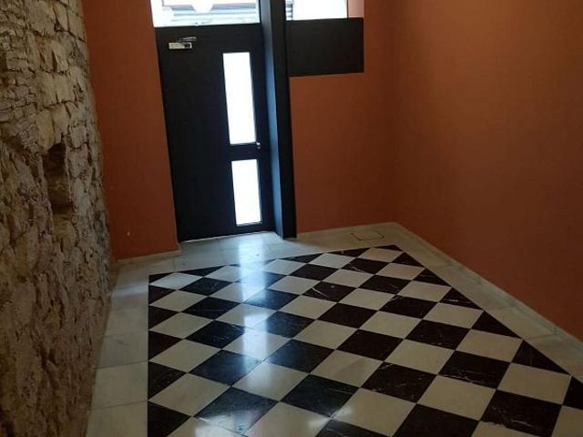 Piso en venta en calle D'avinyó, Barcelona, de 70 m² 2 habitaciones por 230.000