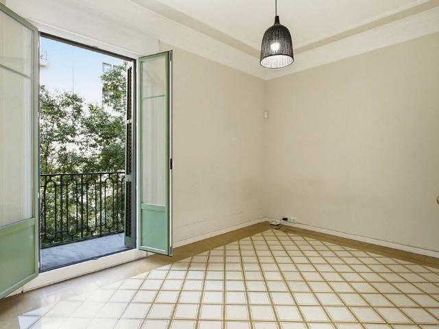 Piso en venta en calle De Muntaner, Barcelona, de 93 m² 2 habitaciones por 620.000