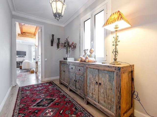 Piso en venta en calle De Muntaner, Barcelona, de 104 m² 2 habitaciones por 649.000