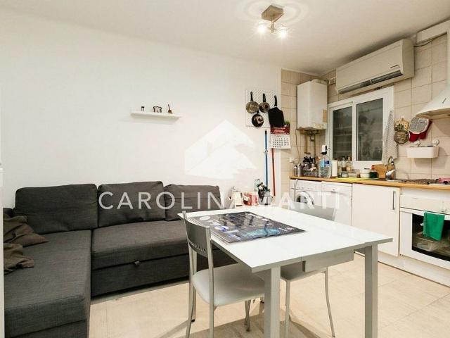 Piso en venta en calle De Muntaner, Barcelona, de 31 m² 1 habitación por 205.000
