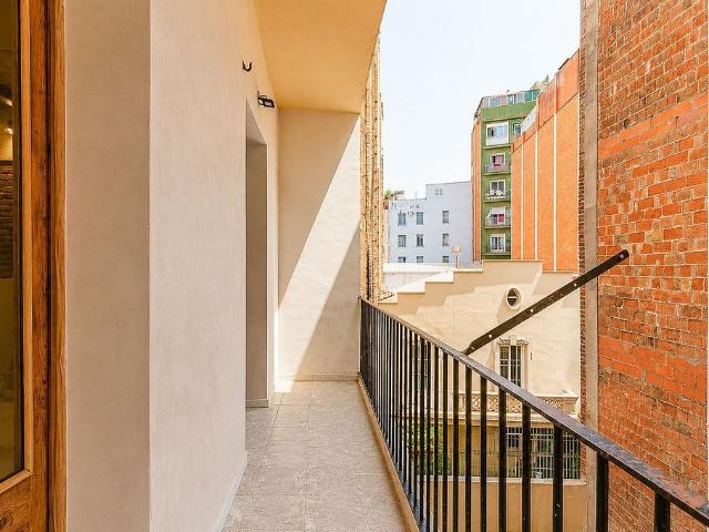Piso en venta en calle De Magalhães, Barcelona, de 52 m² 2 habitaciones por 350.000