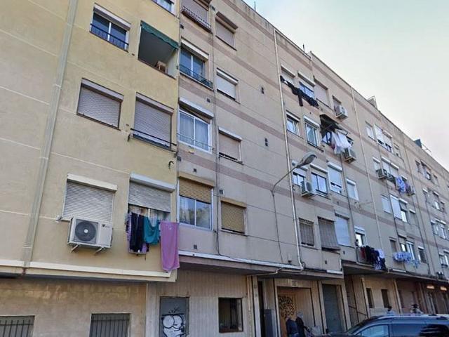 Piso en venta en calle De Madrid, Badalona, de 43 m² 3 habitaciones por 93.700