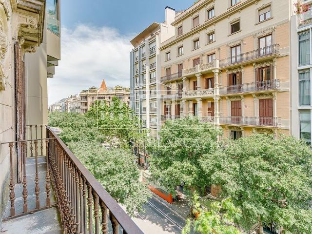 Piso en venta en calle De Mallorca, Barcelona, de 95 m² 2 habitaciones por 725.000