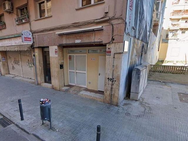 Piso en venta en calle De Manresa, Terrassa, de 61 m² 2 habitaciones por 115.000