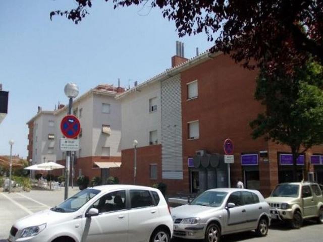 Piso en venta en Barbera del Vallès, de 70 m² 3 habitaciones por 185.000