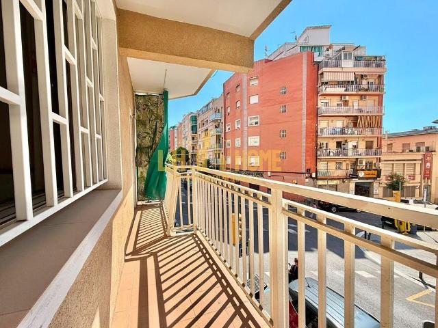 Piso en venta en calle De Marcel·Lí Esquius, Hospitalet de Llobregat, L´, de 48 m² 2 habitaciones por 179.000