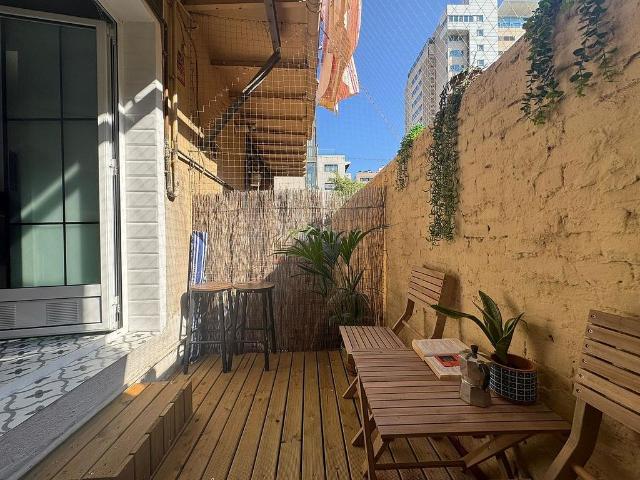 Piso en venta en calle De Marià Aguiló, Barcelona, de 60 m² 2 habitaciones por 415.000