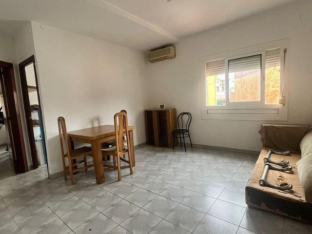 Piso en venta en calle De Marià Benlliure, Cornellà de Llobregat, de 69 m² 3 habitaciones por 250.000