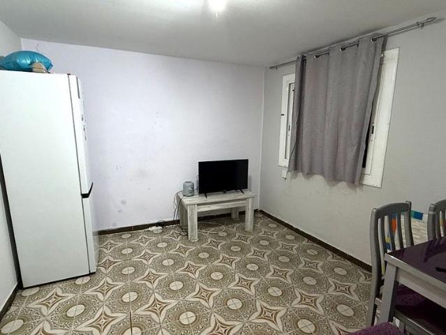 Piso en venta en calle De Martí i Blasi, Hospitalet de Llobregat, L´, de 42 m² 3 habitaciones por 97.000