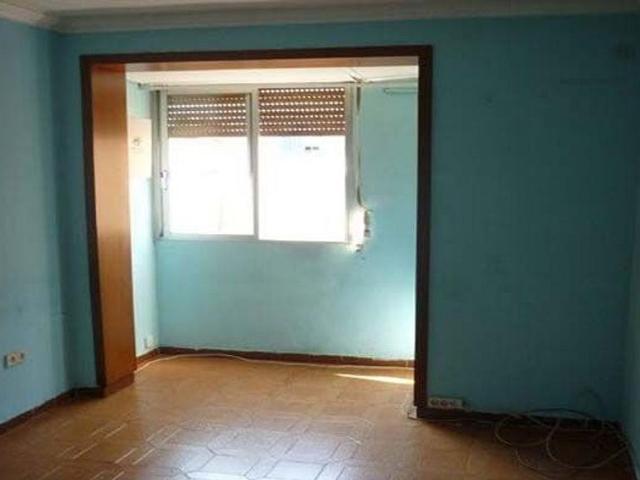 Piso en venta en calle De Martorell, Hospitalet de Llobregat, L´, de 43 m² 3 habitaciones por 129.000