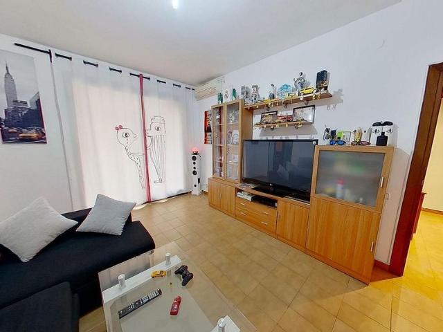 Piso en venta en calle De Mata, Barcelona, de 70 m² 3 habitaciones por 337.000