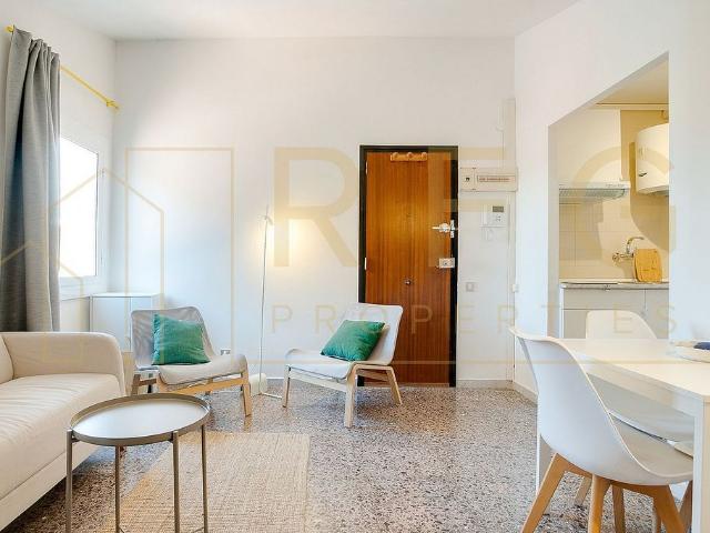 Piso en venta en calle De Melcior de Palau, Barcelona, de 46 m² 1 habitación por 218.000