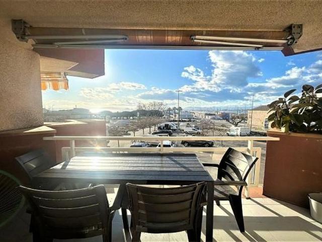 Piso en venta en calle De Mercè Rodoreda, Roses, de 61 m² 2 habitaciones por 275.000