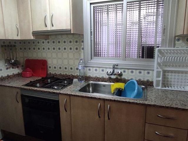 Piso en venta en calle De Milà i Fontanals, Santa Coloma de Gramanet, de 64 m² 3 habitaciones por 190.000