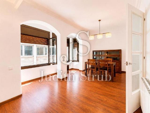 Piso en venta en calle De Modolell, Barcelona, de 100 m² 5 habitaciones por 655.000
