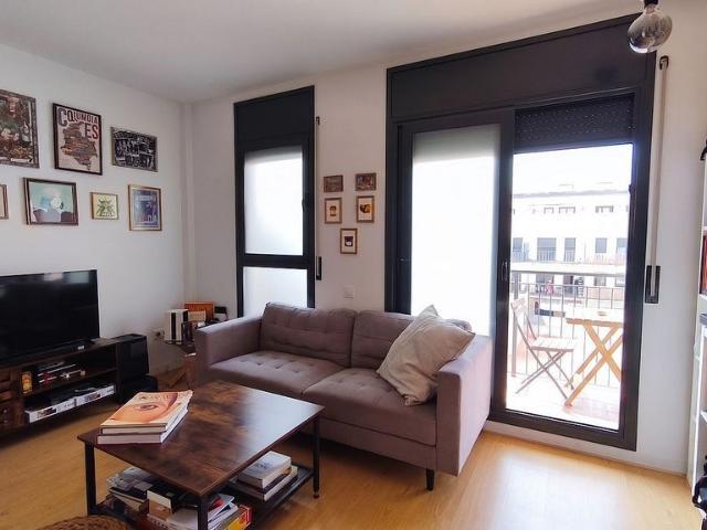 Piso en venta en calle De Monistrol, Terrassa, de 40 m² 1 habitación por 145.000