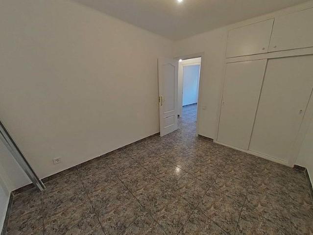 Piso en venta en calle De Monturiol, Rubí, de 84 m² 3 habitaciones por 215.000