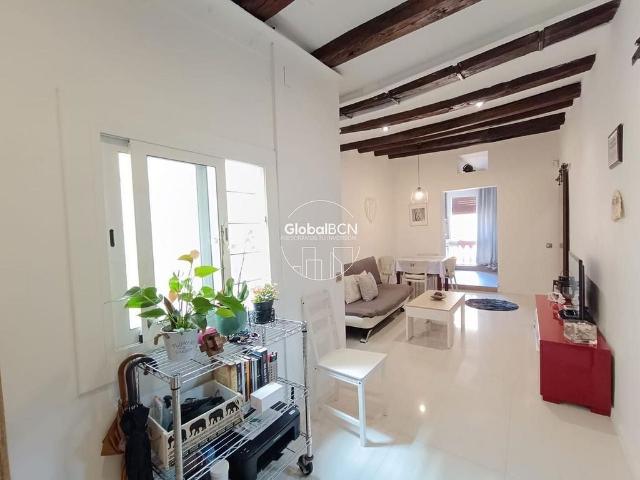 Piso en venta en calle De Montserrat, Barcelona, de 50 m² 2 habitaciones por 270.000