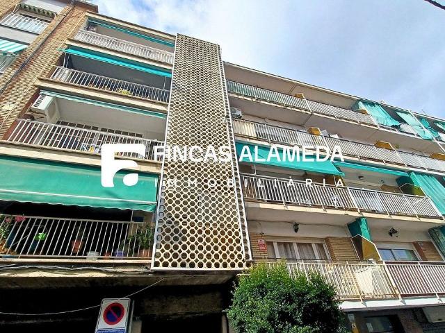 Piso en venta en calle De Mossèn Jacint Verdaguer, Premià de Mar, de 100 m² 4 habitaciones por 153.000
