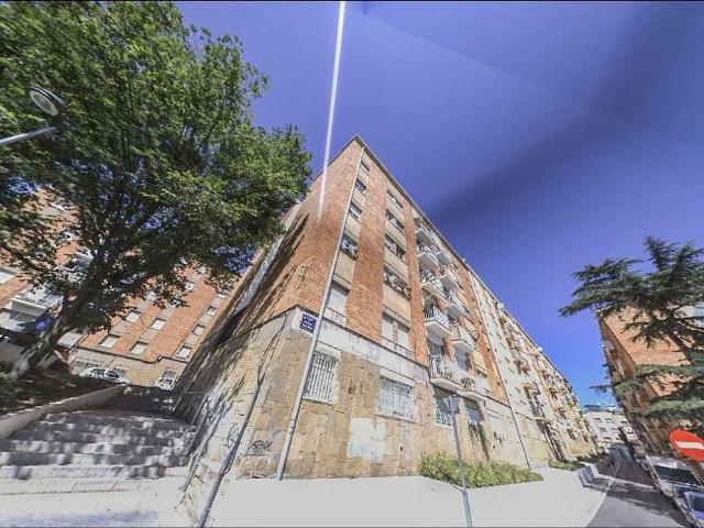 Piso en venta en calle De Núria, Terrassa, de 58 m² 3 habitaciones por 60.000