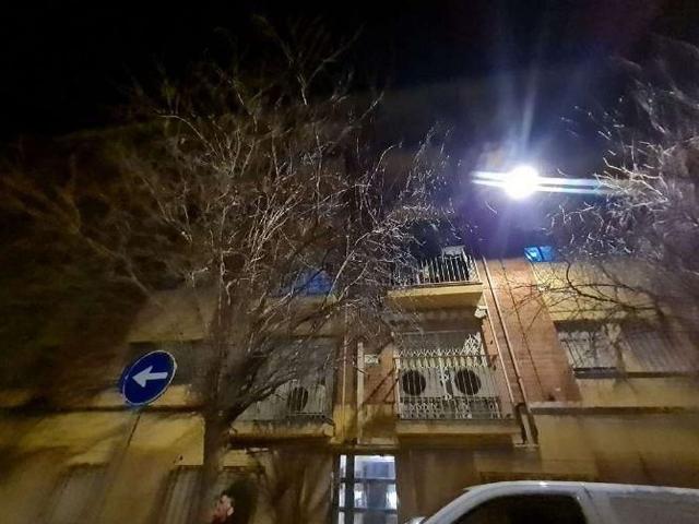 Piso en venta en calle De Núria, Terrassa, de 66 m² 2 habitaciones por 100.000